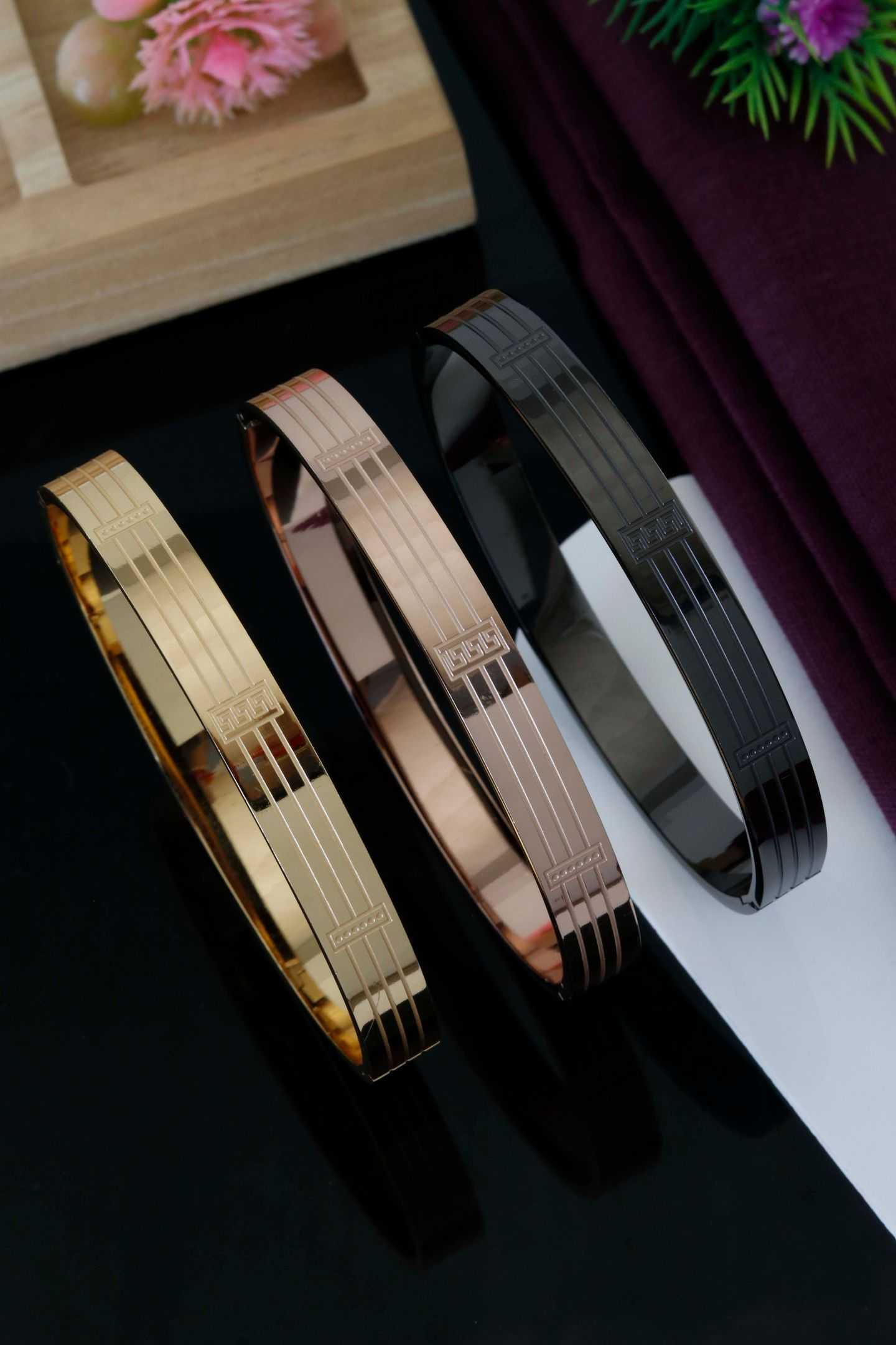 Shiny Line Bracelet For Men - 7 Inch