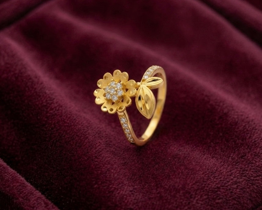 Flower & Leaf Ring - Gold Plated Floral Design with Crystal Cluster