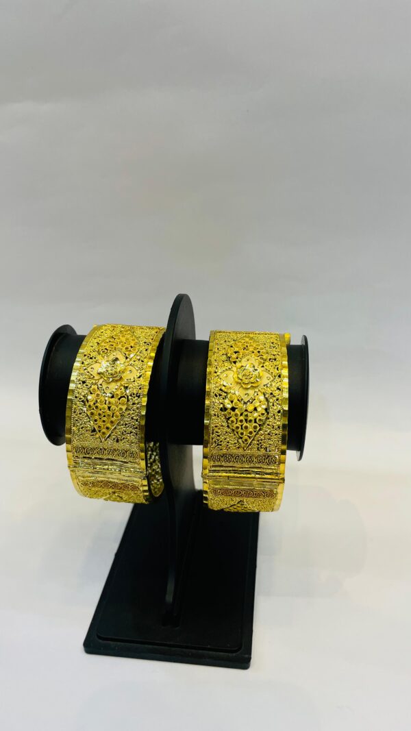 Gold Plated Kalkatti Patla Bangle